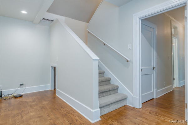 2033 Ellen Street