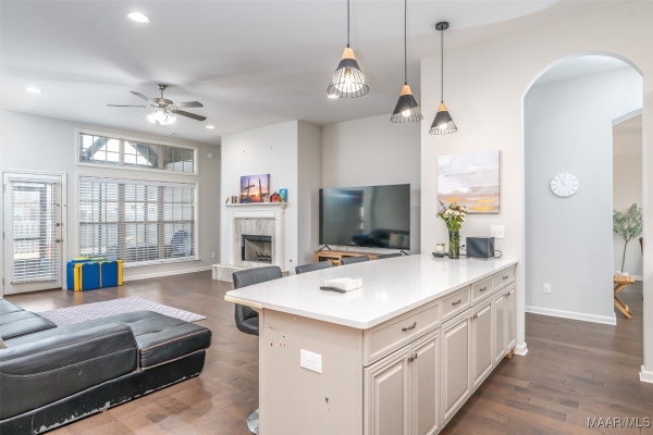 9290 CRESCENT LODGE Circle