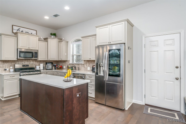 9290 CRESCENT LODGE Circle