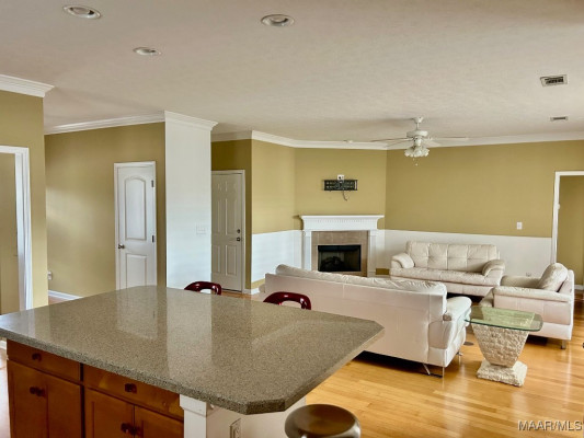 4254 ABBOTTS Walk