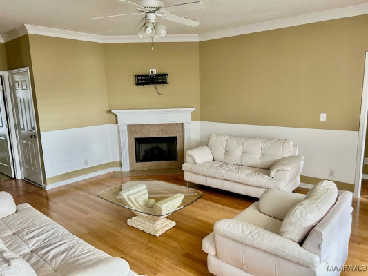4254 ABBOTTS Walk