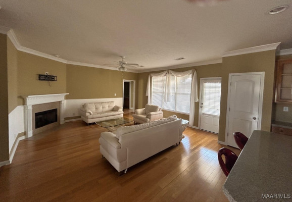 4254 ABBOTTS Walk