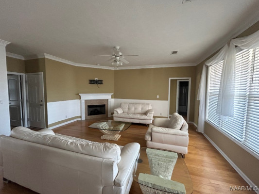 4254 ABBOTTS Walk