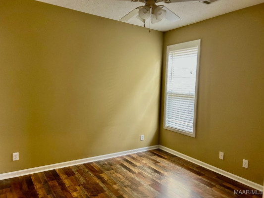 4254 ABBOTTS Walk