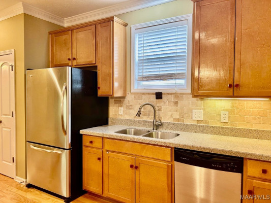 4254 ABBOTTS Walk