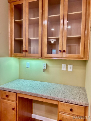 4254 ABBOTTS Walk