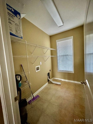 4254 ABBOTTS Walk