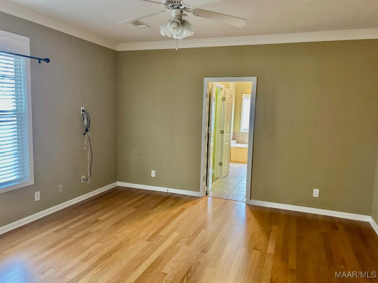 4254 ABBOTTS Walk