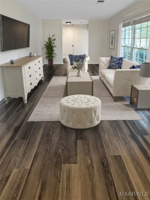 2412 Hermitage Drive