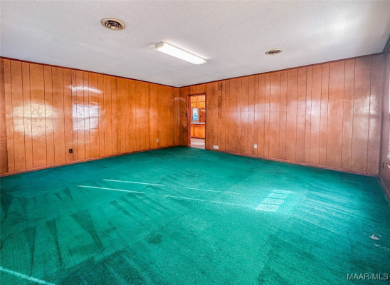 6120 Dogwood Circle