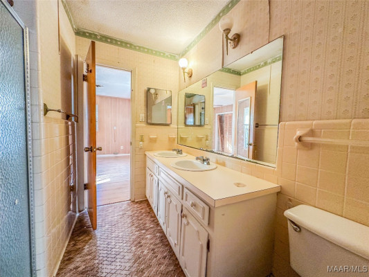 6120 Dogwood Circle