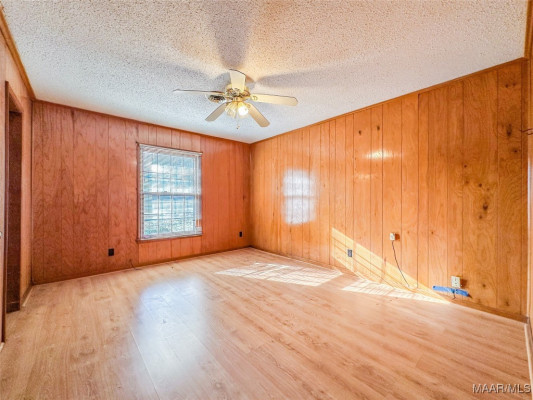 6120 Dogwood Circle