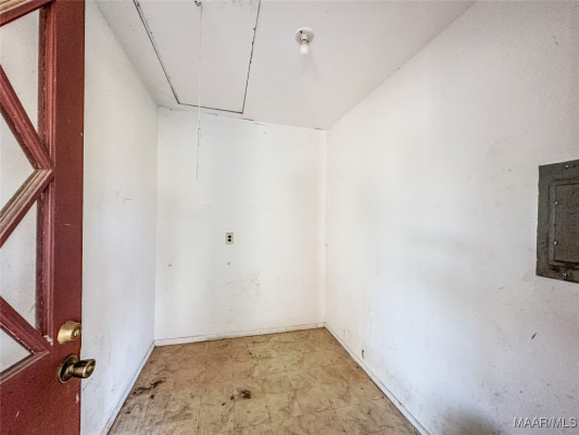 6120 Dogwood Circle