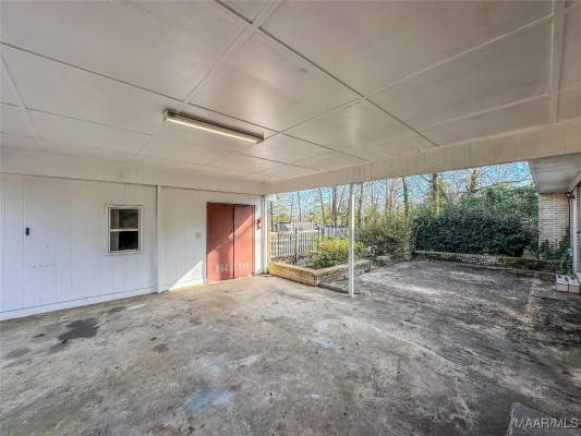 6120 Dogwood Circle