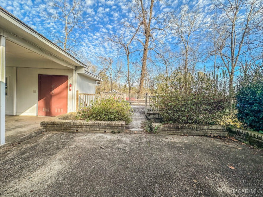6120 Dogwood Circle