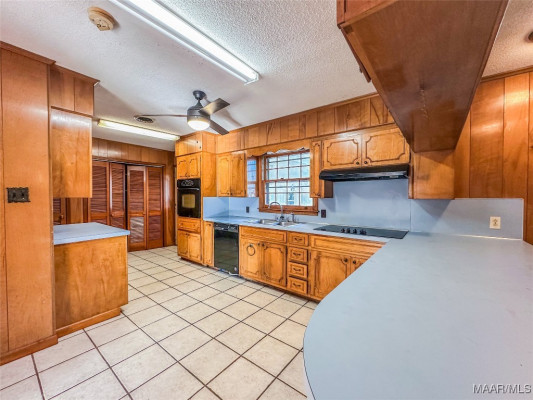 6120 Dogwood Circle