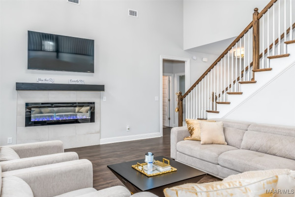 8919 Register Ridge