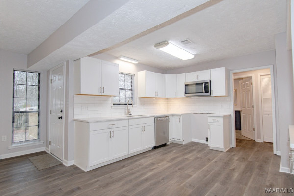 6307 Willow Glen Drive