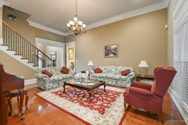 8490 ROCKBRIDGE Circle