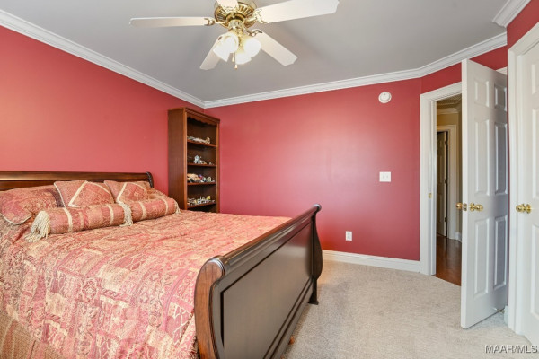 8490 ROCKBRIDGE Circle