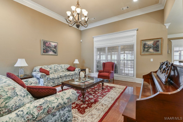 8490 ROCKBRIDGE Circle