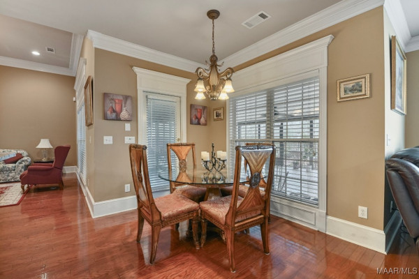 8490 ROCKBRIDGE Circle