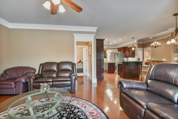 8490 ROCKBRIDGE Circle