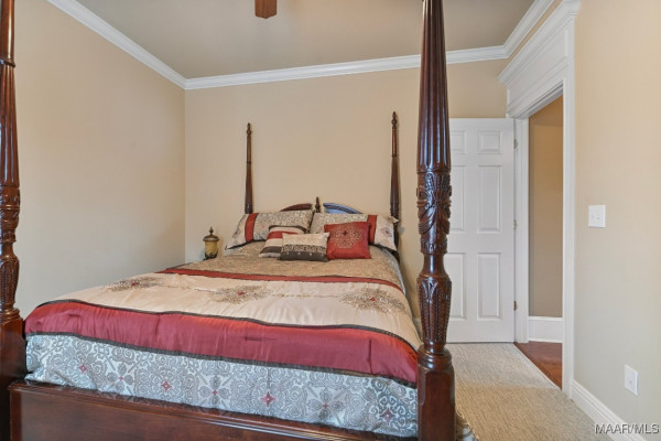 8490 ROCKBRIDGE Circle