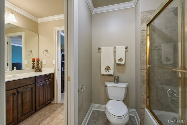 8490 ROCKBRIDGE Circle