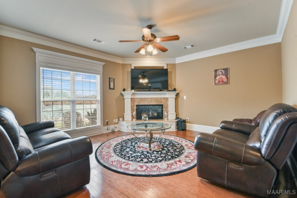8490 ROCKBRIDGE Circle