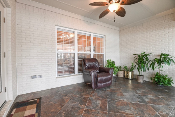 8490 ROCKBRIDGE Circle