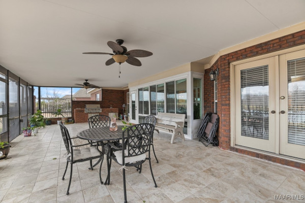 8490 ROCKBRIDGE Circle