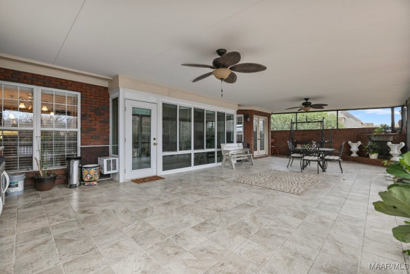 8490 ROCKBRIDGE Circle