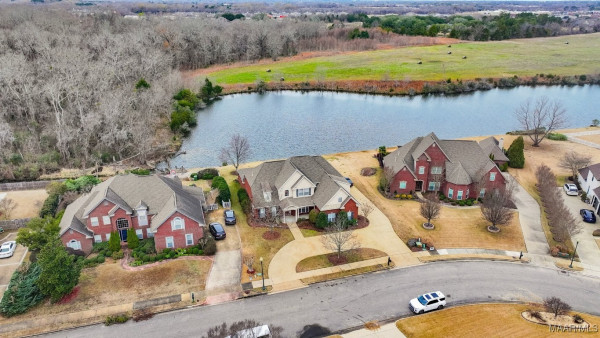 8490 ROCKBRIDGE Circle