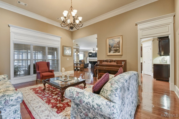 8490 ROCKBRIDGE Circle