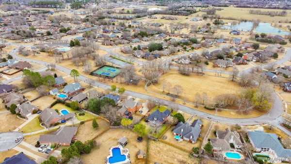 8490 ROCKBRIDGE Circle