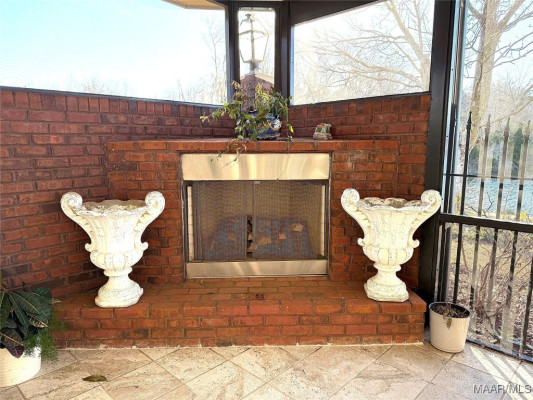 8490 ROCKBRIDGE Circle
