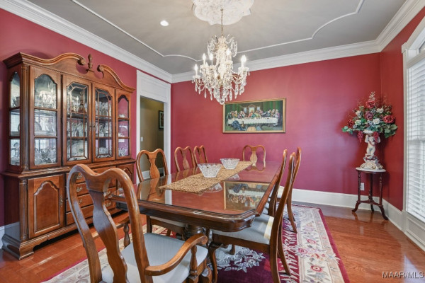 8490 ROCKBRIDGE Circle