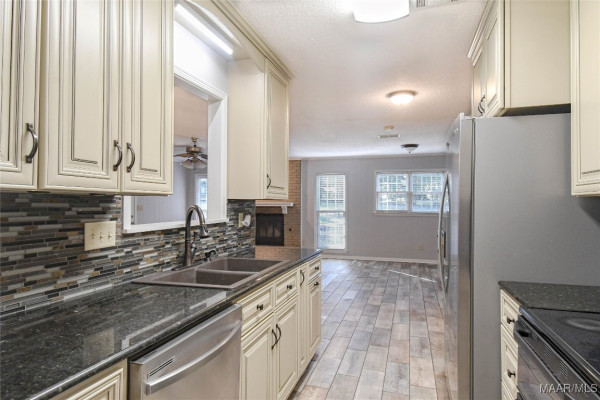 1424 Pine Ridge Road