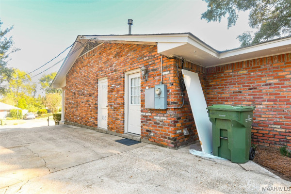 1424 Pine Ridge Road