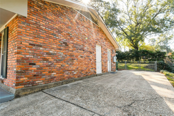 1424 Pine Ridge Road