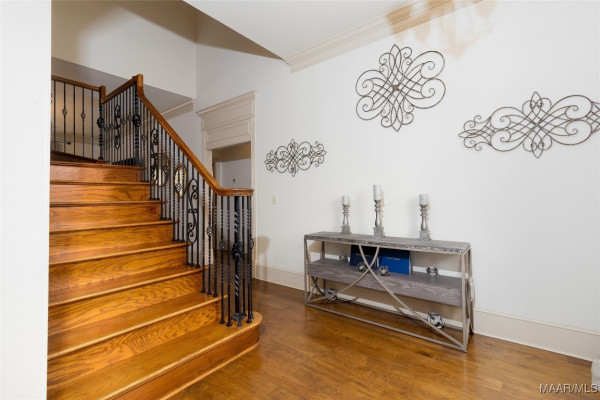 8436 ROCKBRIDGE Circle