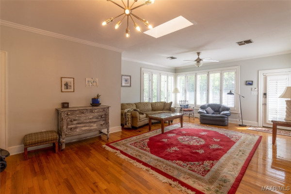 2592 Woodley Road