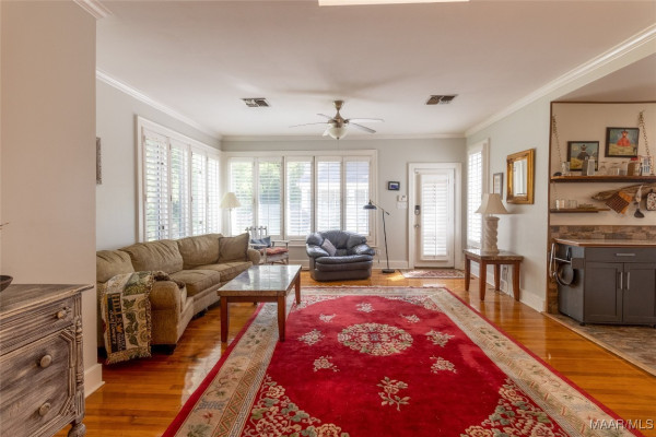 2592 Woodley Road
