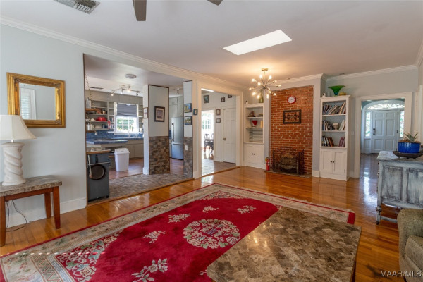 2592 Woodley Road
