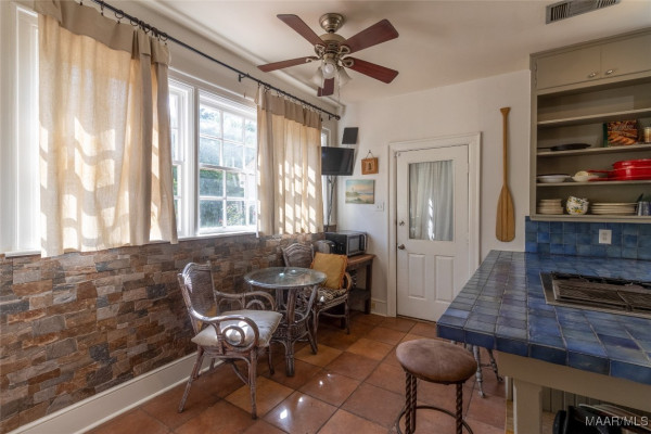 2592 Woodley Road