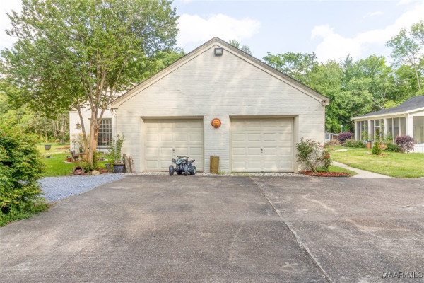 2592 Woodley Road