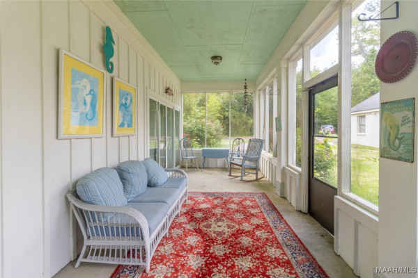 2592 Woodley Road