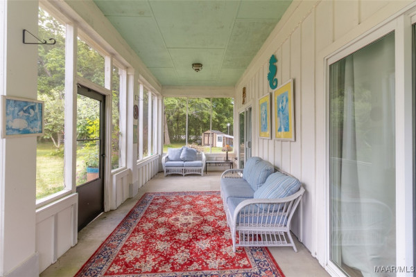 2592 Woodley Road