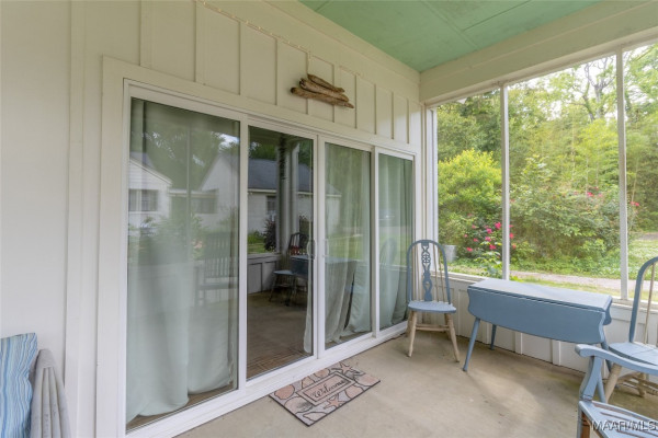 2592 Woodley Road